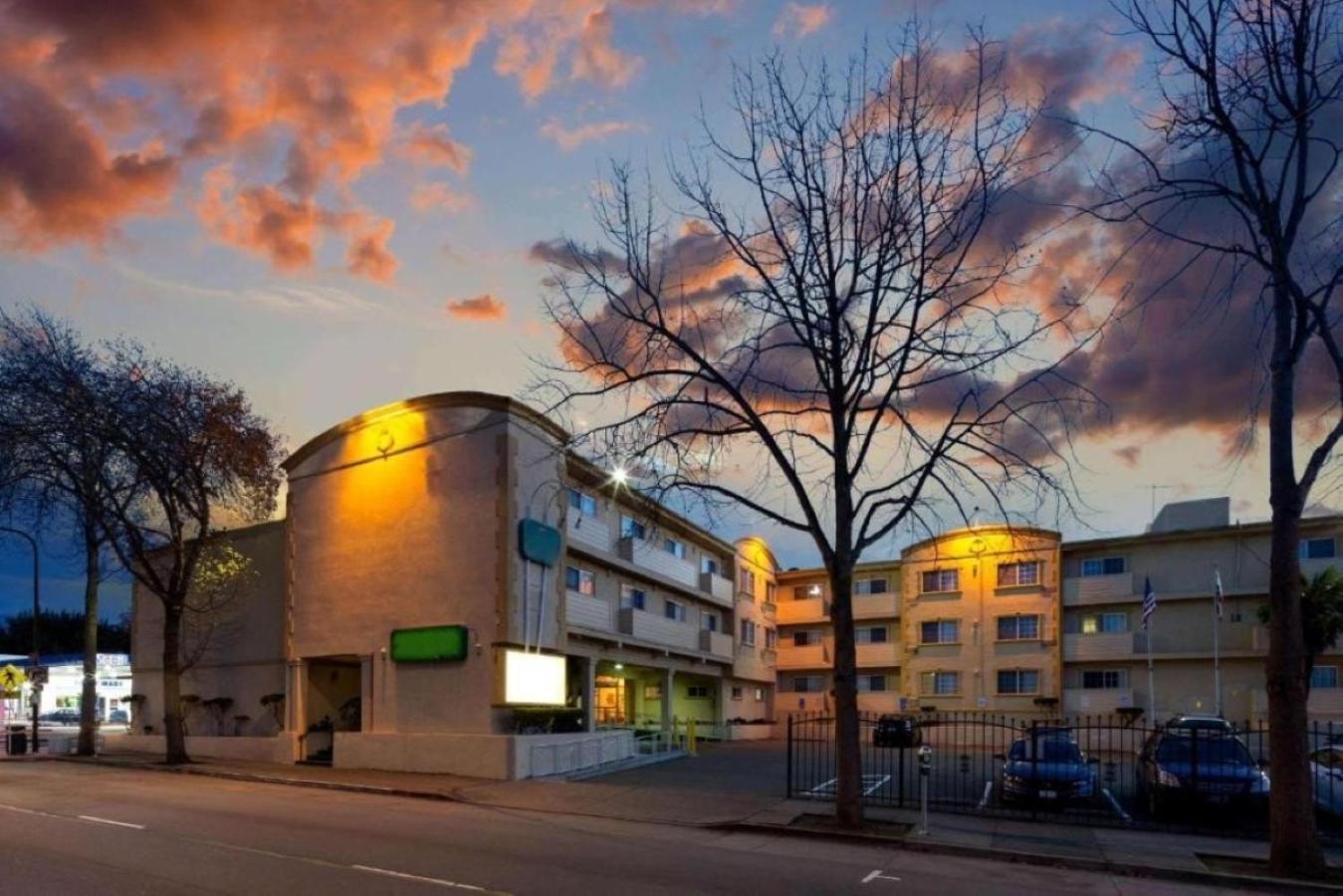 University Inn & Suites Μπέρκλεϊ Εξωτερικό φωτογραφία
